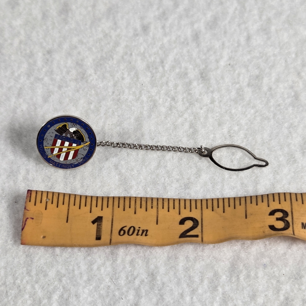 Apollo 16 Pin - Picture 3 of 3